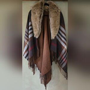 Suzy Shier | Faux Fur Trimmed Brown Poncho, OZ